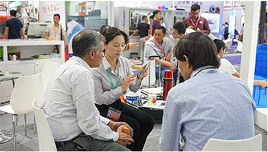 金沙集团1862cc署理商展会洽谈实拍图